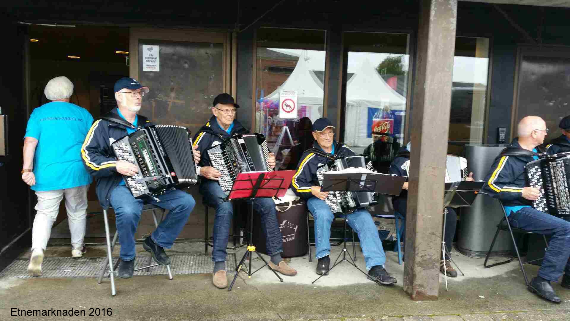 Etnemarknaden 2016 11